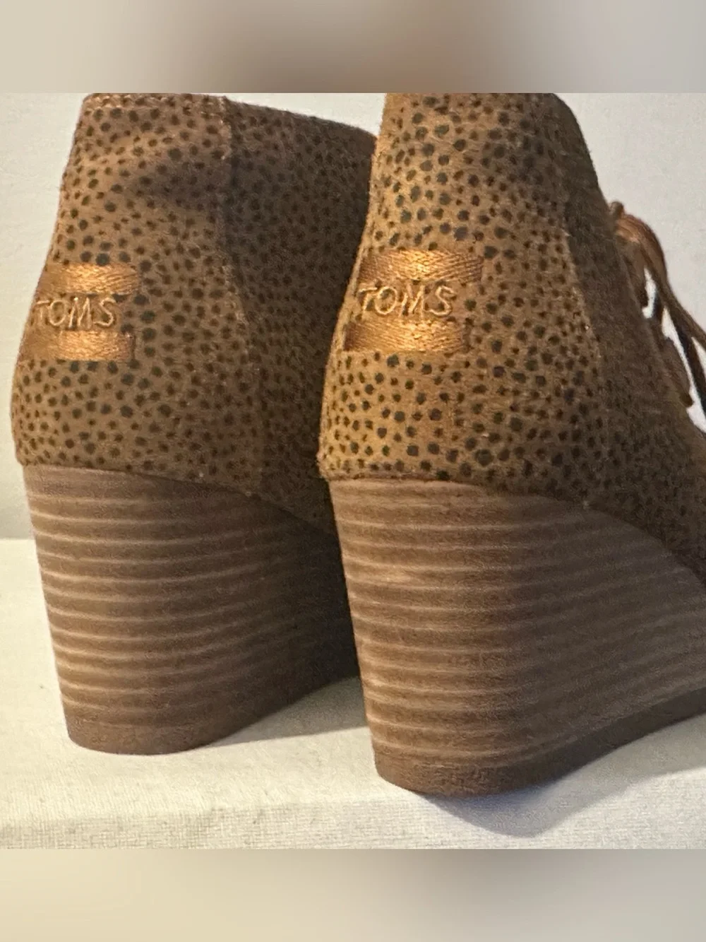 TOMS Kala Wedge Booties Tan Mini Cheetah Suede NWOT Size 9.5 OrthoLite